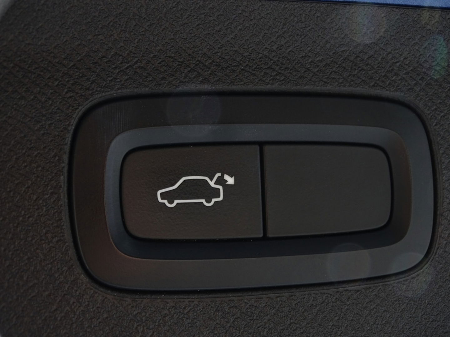 Volvo XC90 T8 408PK AWD / R-Design / B&W / 7-pers. / LED