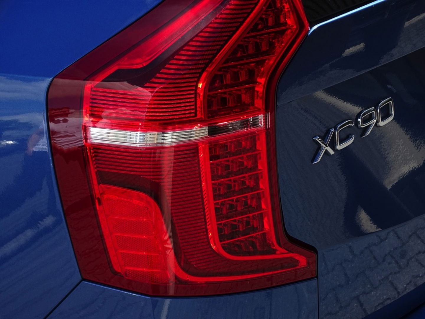 Volvo XC90 T8 408PK AWD / R-Design / B&W / 7-pers. / LED