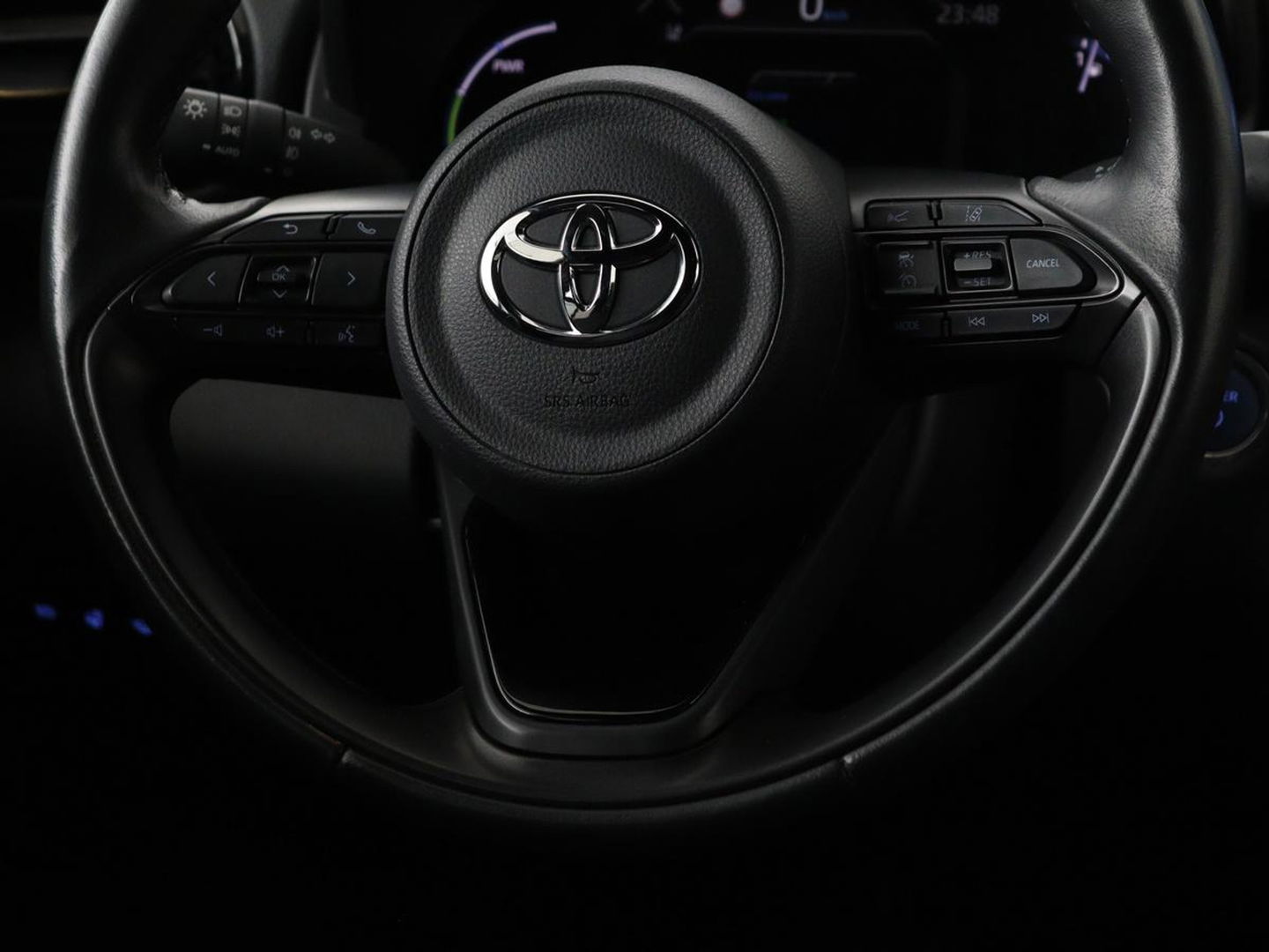 Toyota Yaris Cross 1.5 Hybrid Adventure | Stoel & stuurverwarming | Head-Up | Matrix LED | Carplay | Camera | JBL Sound | Keyless | Navigatie | Adaptive cruise | Climate control
