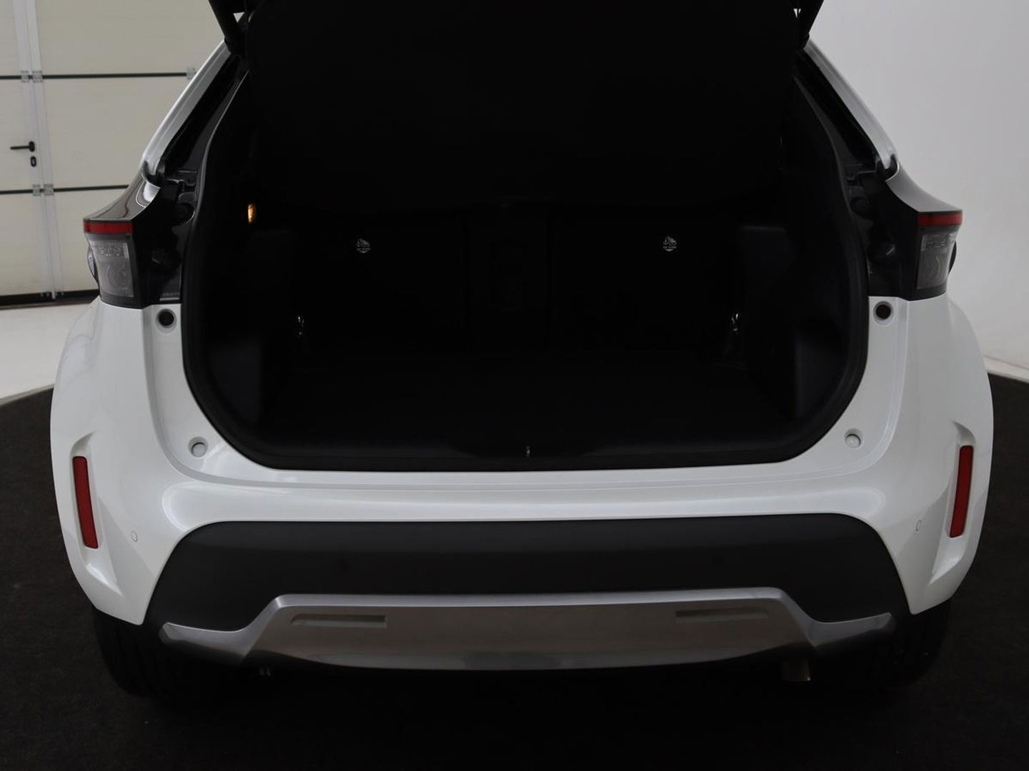 Toyota Yaris Cross 1.5 Hybrid Adventure | Stoel & stuurverwarming | Head-Up | Matrix LED | Carplay | Camera | JBL Sound | Keyless | Navigatie | Adaptive cruise | Climate control