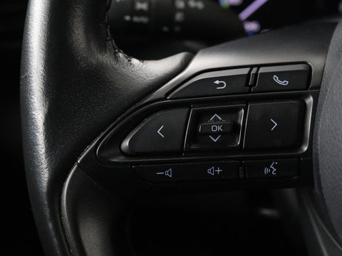 Toyota Yaris Cross 1.5 Hybrid Adventure | Stoel & stuurverwarming | Head-Up | Matrix LED | Carplay | Camera | JBL Sound | Keyless | Navigatie | Adaptive cruise | Climate control