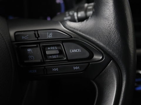 Toyota Yaris Cross 1.5 Hybrid Adventure | Stoel & stuurverwarming | Head-Up | Matrix LED | Carplay | Camera | JBL Sound | Keyless | Navigatie | Adaptive cruise | Climate control