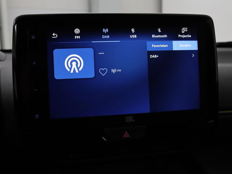 Toyota Yaris Cross 1.5 Hybrid Adventure | Stoel & stuurverwarming | Head-Up | Matrix LED | Carplay | Camera | JBL Sound | Keyless | Navigatie | Adaptive cruise | Climate control