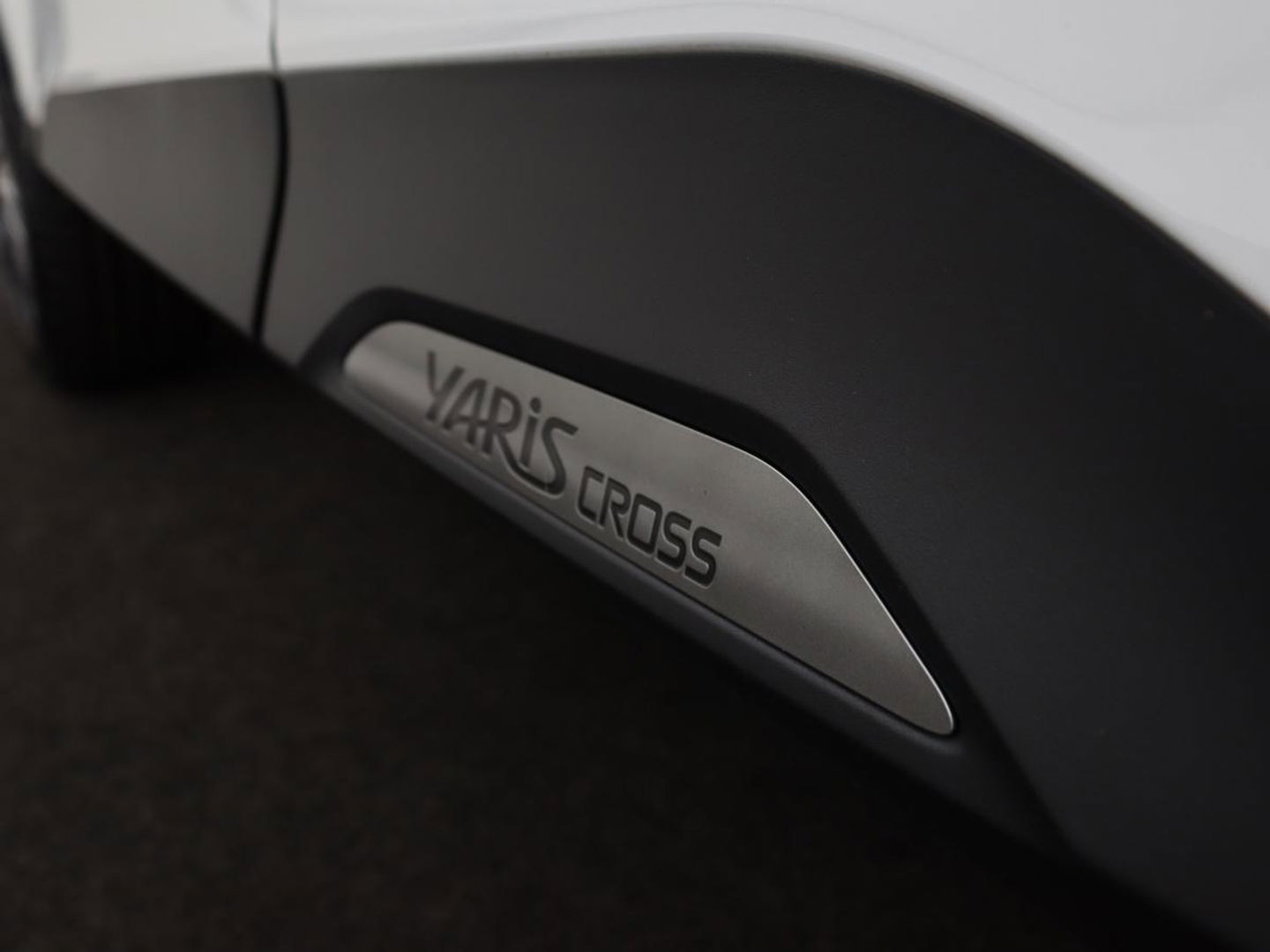 Toyota Yaris Cross 1.5 Hybrid Adventure | Stoel & stuurverwarming | Head-Up | Matrix LED | Carplay | Camera | JBL Sound | Keyless | Navigatie | Adaptive cruise | Climate control