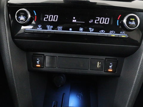Toyota Yaris Cross 1.5 Hybrid Adventure | Stoel & stuurverwarming | Head-Up | Matrix LED | Carplay | Camera | JBL Sound | Keyless | Navigatie | Adaptive cruise | Climate control