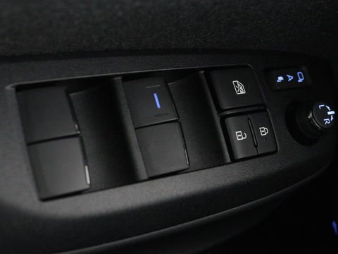 Toyota Yaris Cross 1.5 Hybrid Adventure | Stoel & stuurverwarming | Head-Up | Matrix LED | Carplay | Camera | JBL Sound | Keyless | Navigatie | Adaptive cruise | Climate control