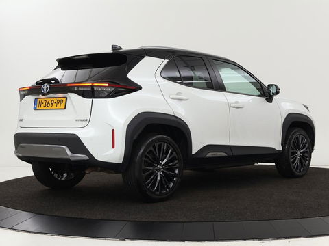 Toyota Yaris Cross 1.5 Hybrid Adventure | Stoel & stuurverwarming | Head-Up | Matrix LED | Carplay | Camera | JBL Sound | Keyless | Navigatie | Adaptive cruise | Climate control