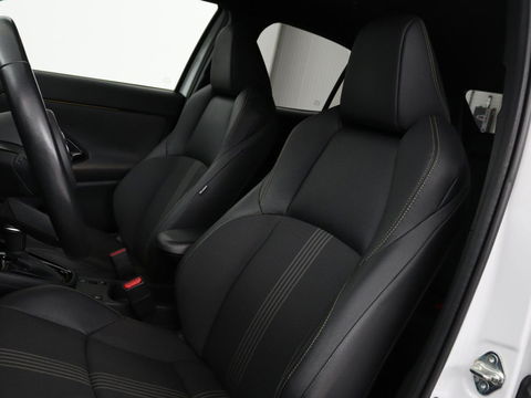 Toyota Yaris Cross 1.5 Hybrid Adventure | Stoel & stuurverwarming | Head-Up | Matrix LED | Carplay | Camera | JBL Sound | Keyless | Navigatie | Adaptive cruise | Climate control