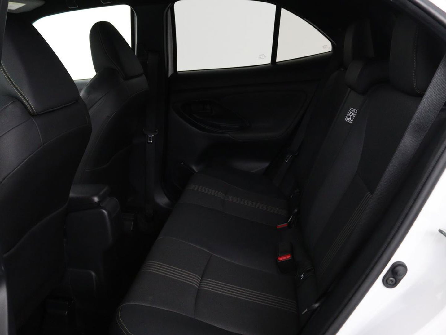 Toyota Yaris Cross 1.5 Hybrid Adventure | Stoel & stuurverwarming | Head-Up | Matrix LED | Carplay | Camera | JBL Sound | Keyless | Navigatie | Adaptive cruise | Climate control