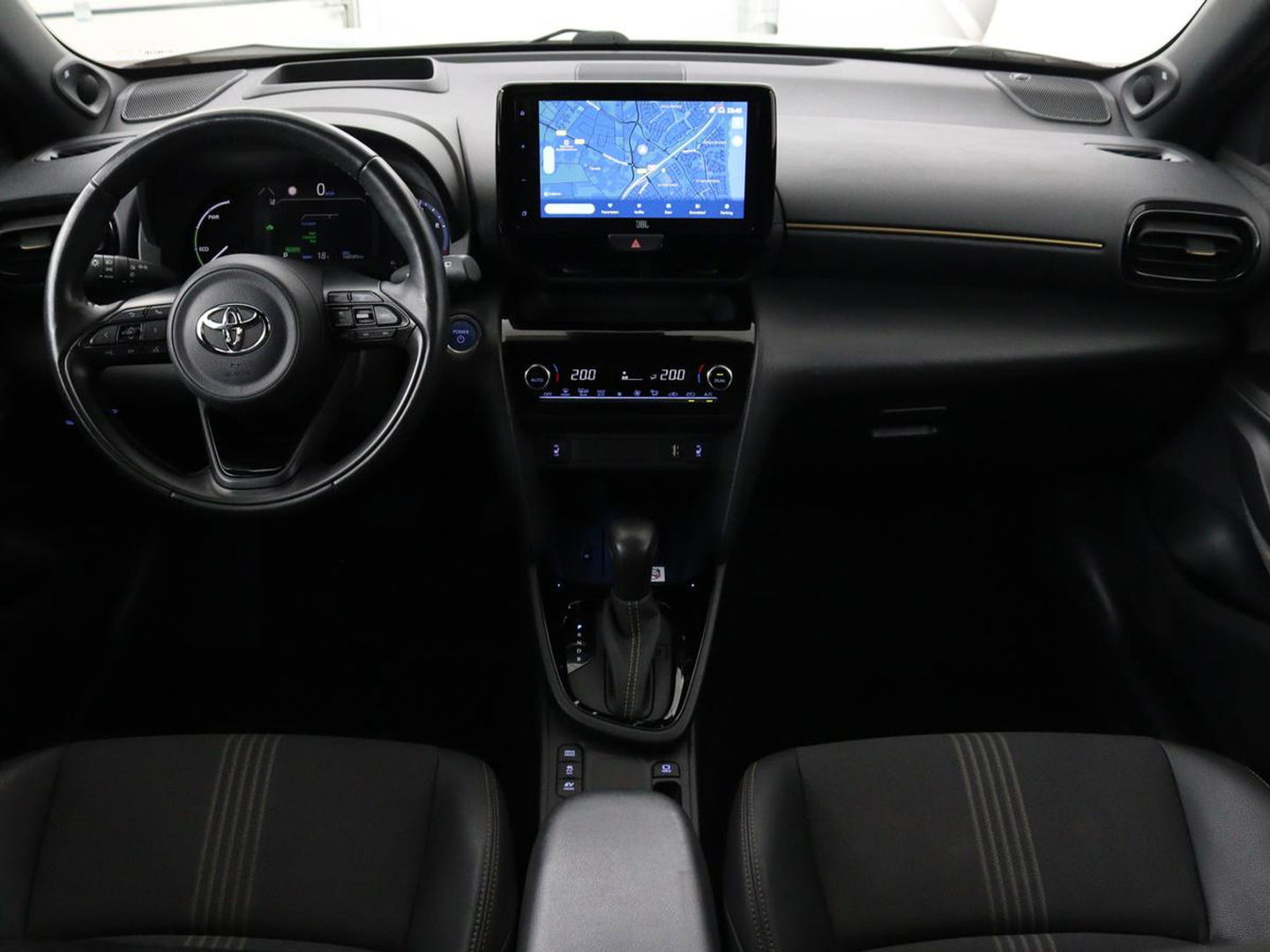 Toyota Yaris Cross 1.5 Hybrid Adventure | Stoel & stuurverwarming | Head-Up | Matrix LED | Carplay | Camera | JBL Sound | Keyless | Navigatie | Adaptive cruise | Climate control