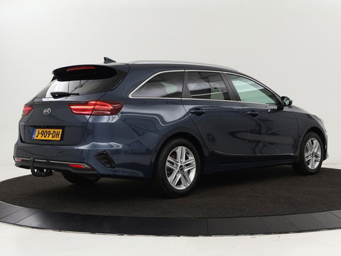Kia Ceed 1.0 T-GDi DynamicPlusLine | Stoel & stuurverwarming | Trekhaak | Carplay | Camera | Half leder | Navigatie | Keyless