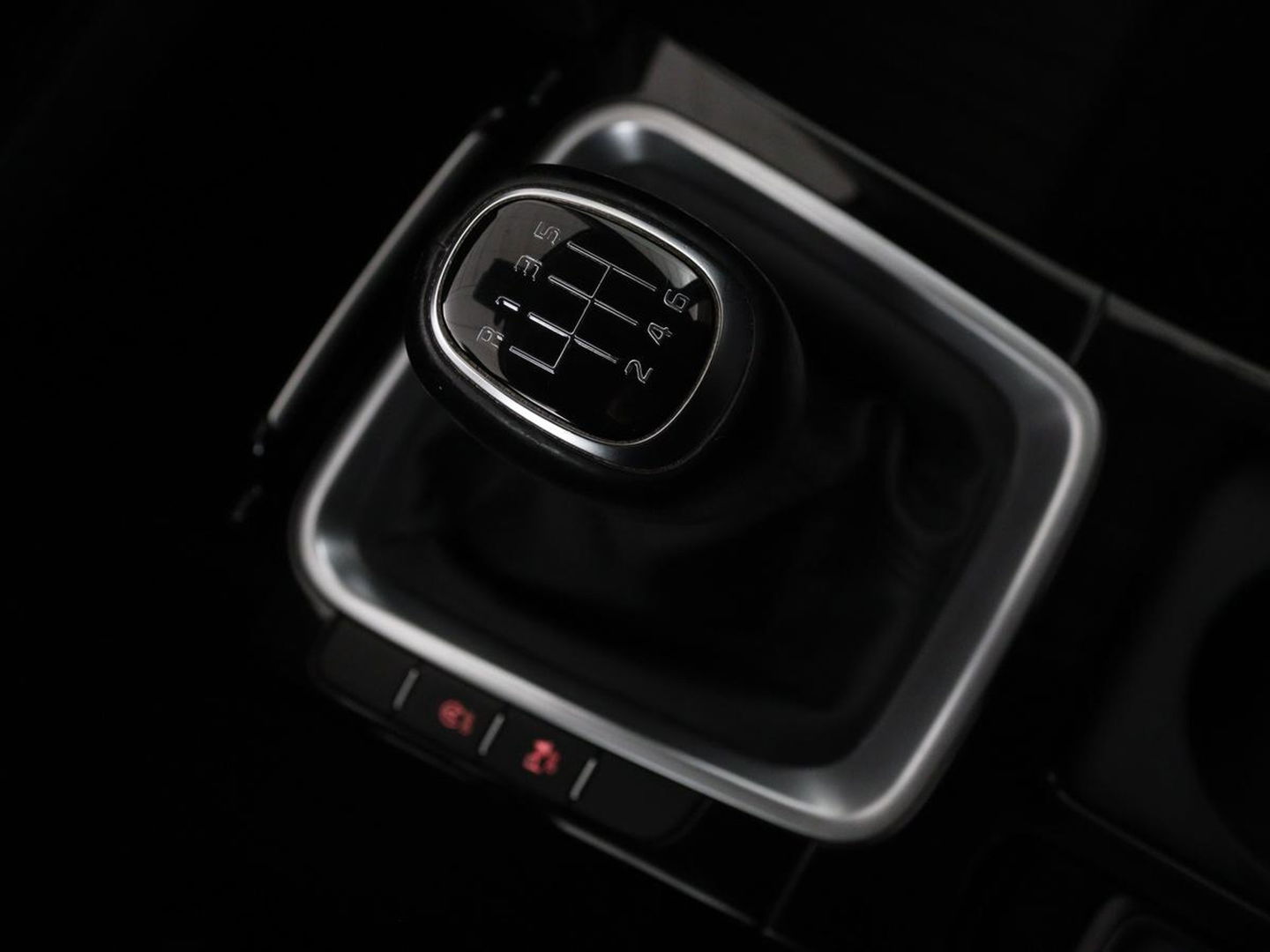 Kia Ceed 1.0 T-GDi DynamicPlusLine | Stoel & stuurverwarming | Trekhaak | Carplay | Camera | Half leder | Navigatie | Keyless