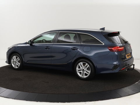 Kia Ceed 1.0 T-GDi DynamicPlusLine | Stoel & stuurverwarming | Trekhaak | Carplay | Camera | Half leder | Navigatie | Keyless