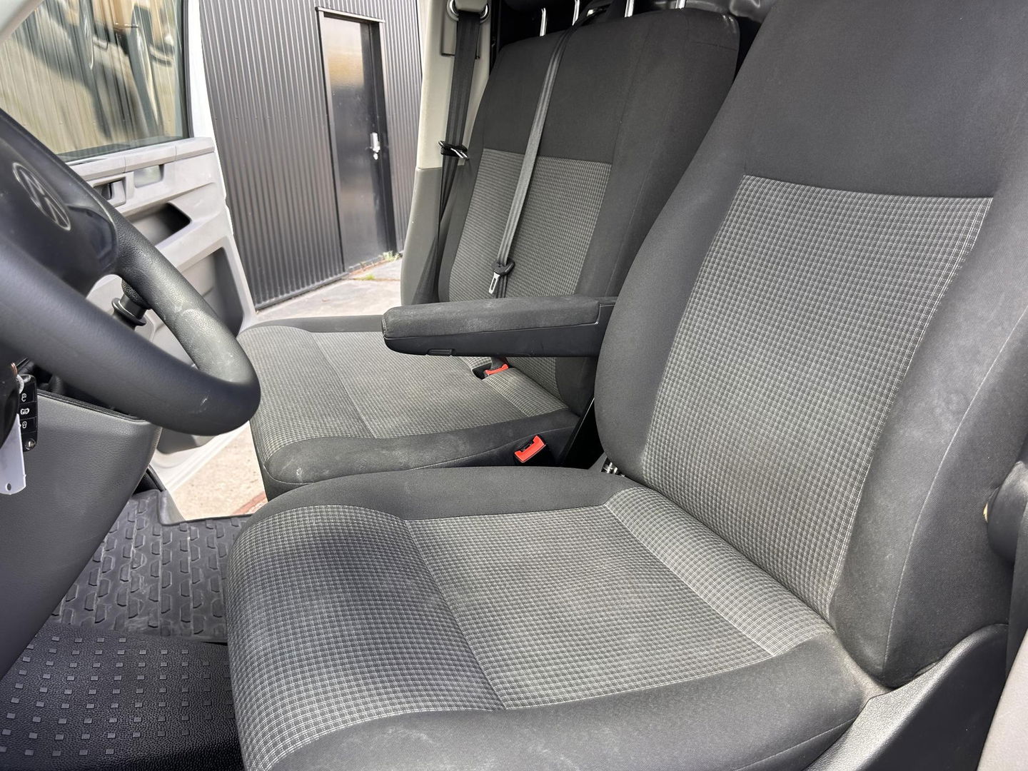 Volkswagen Transporter 2.0TDI L2H1 | 2x Schuifdeur | 18 inch LMV | Stoelverwarming