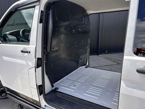 Volkswagen Transporter 2.0TDI L2H1 | 2x Schuifdeur | 18 inch LMV | Stoelverwarming