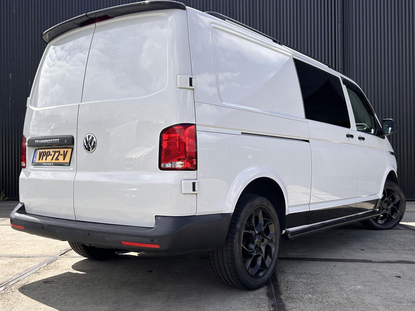 Volkswagen Transporter 2.0TDI L2H1 | 2x Schuifdeur | 18 inch LMV | Stoelverwarming