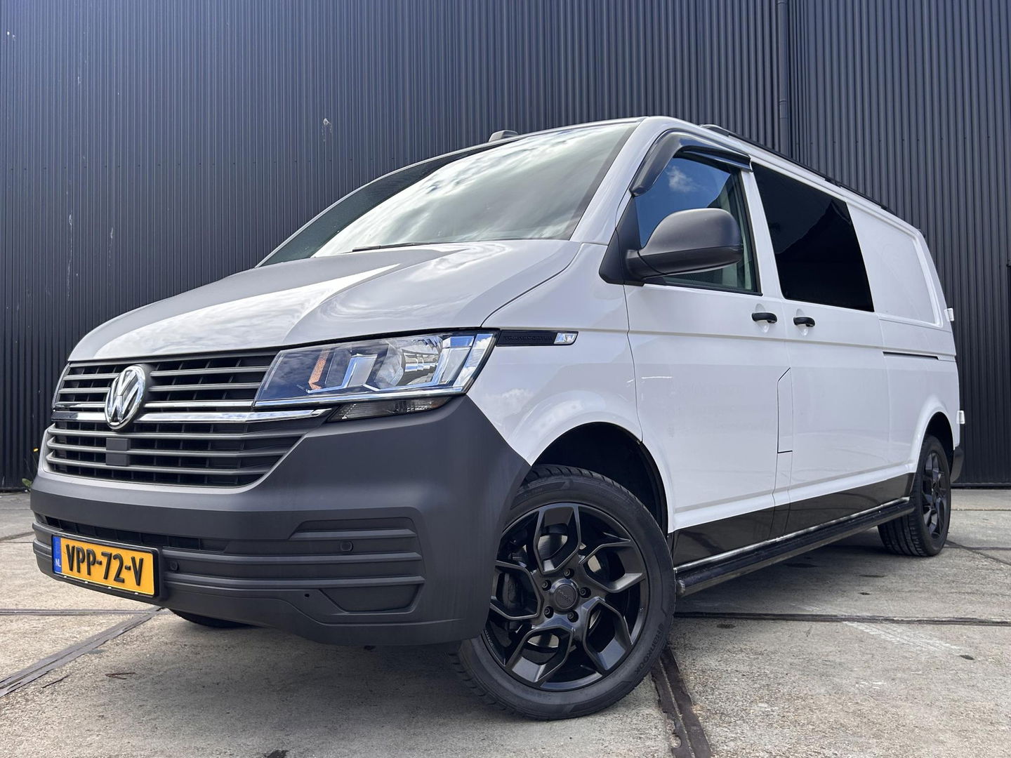 Volkswagen Transporter 2.0TDI L2H1 | 2x Schuifdeur | 18 inch LMV | Stoelverwarming
