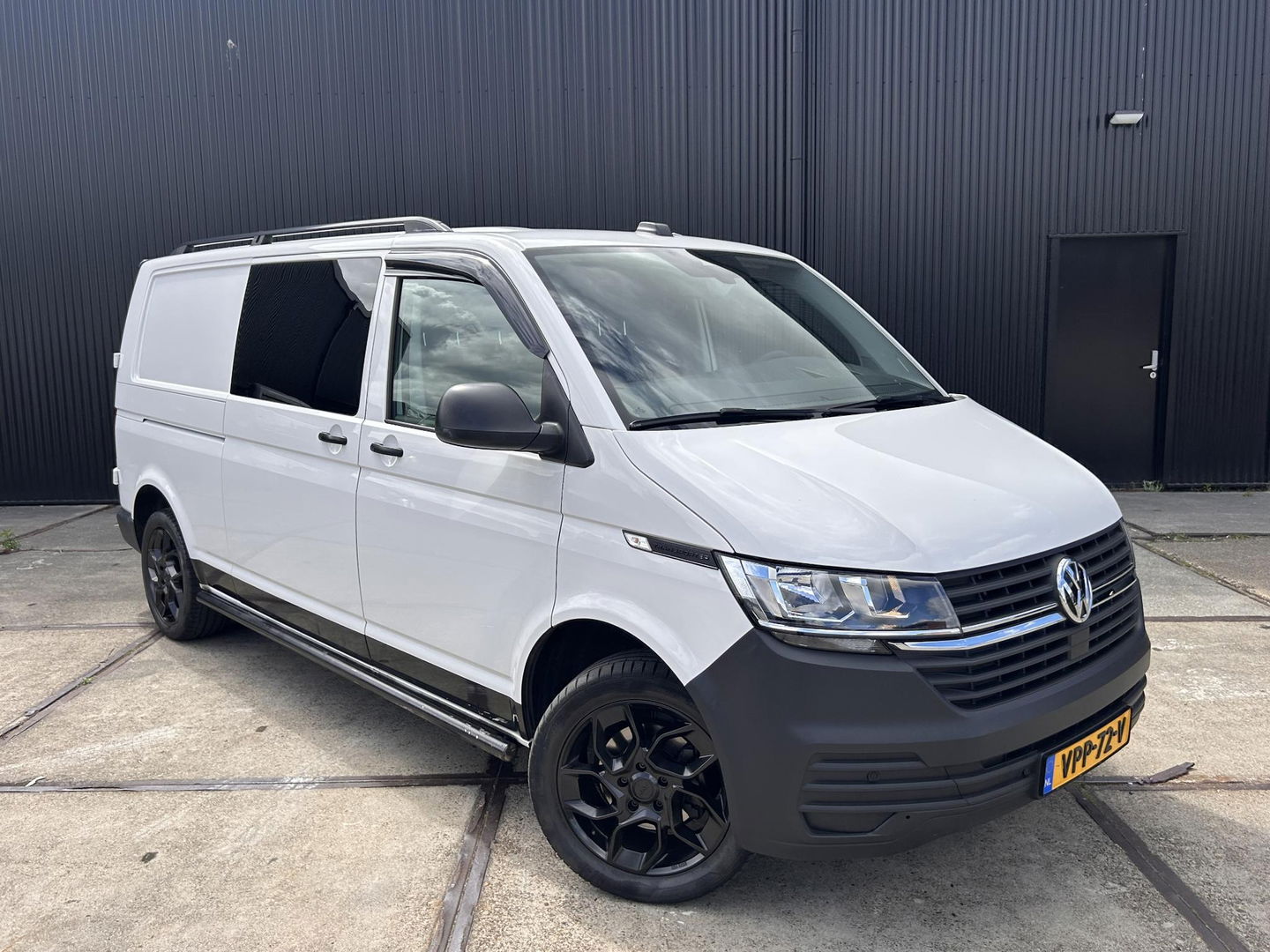 Volkswagen Transporter 2.0TDI L2H1 | 2x Schuifdeur | 18 inch LMV | Stoelverwarming