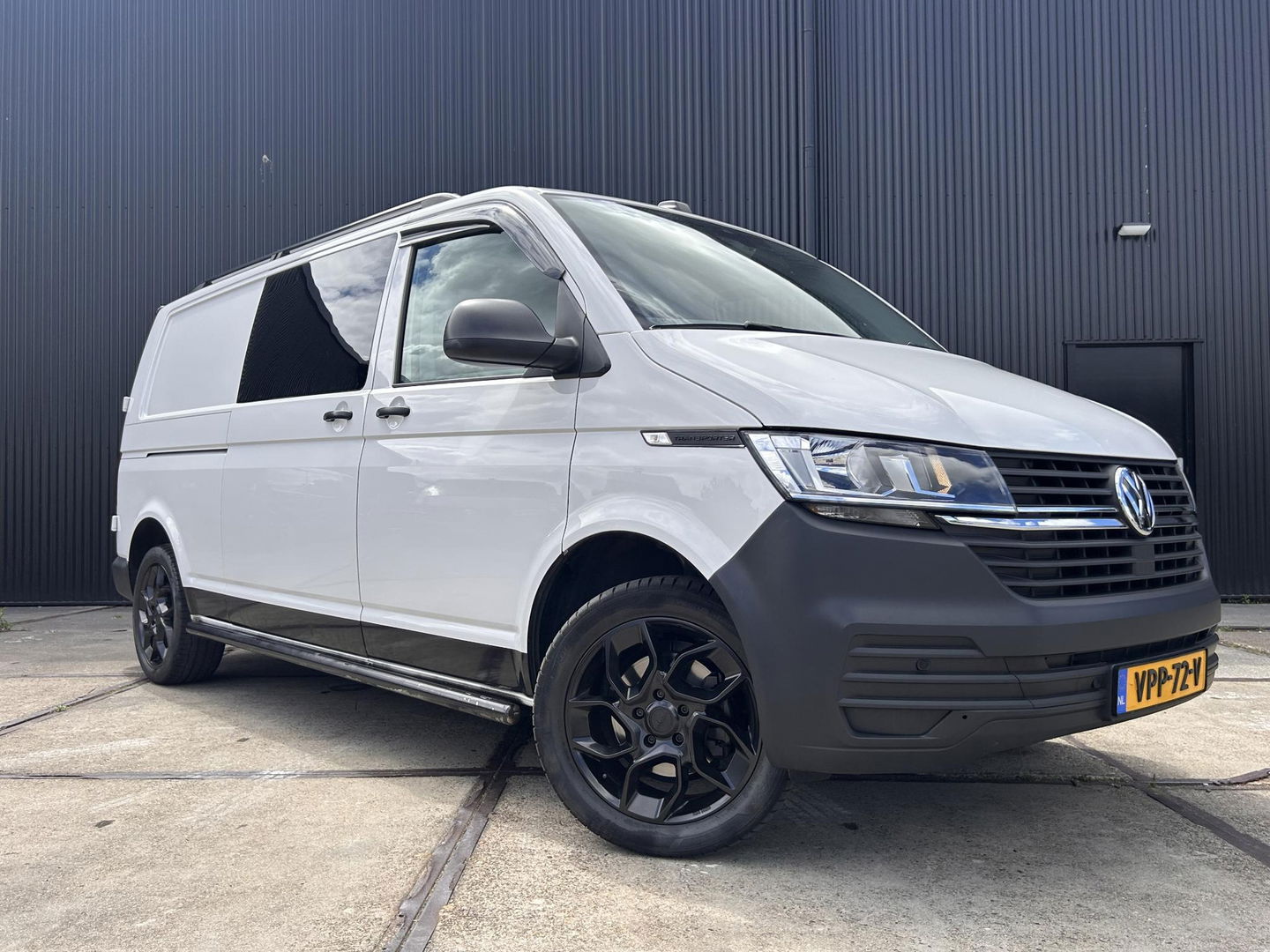 Volkswagen Transporter 2.0TDI L2H1 | 2x Schuifdeur | 18 inch LMV | Stoelverwarming