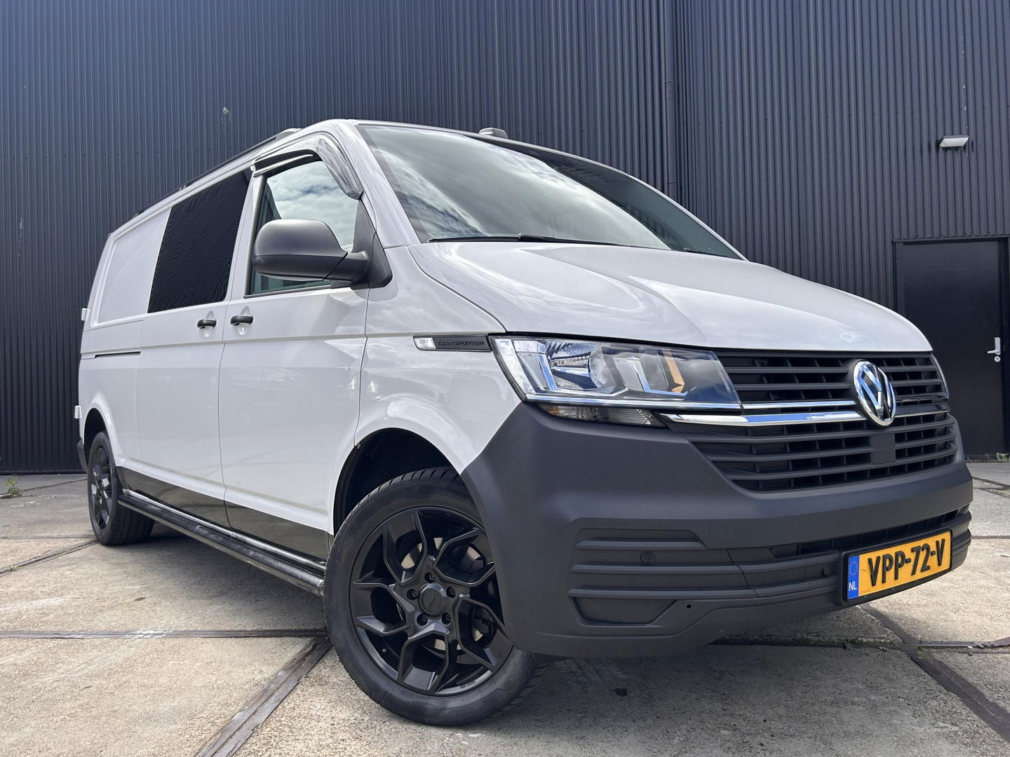 Volkswagen Transporter 2.0TDI L2H1 | 2x Schuifdeur | 18 inch LMV | Stoelverwarming