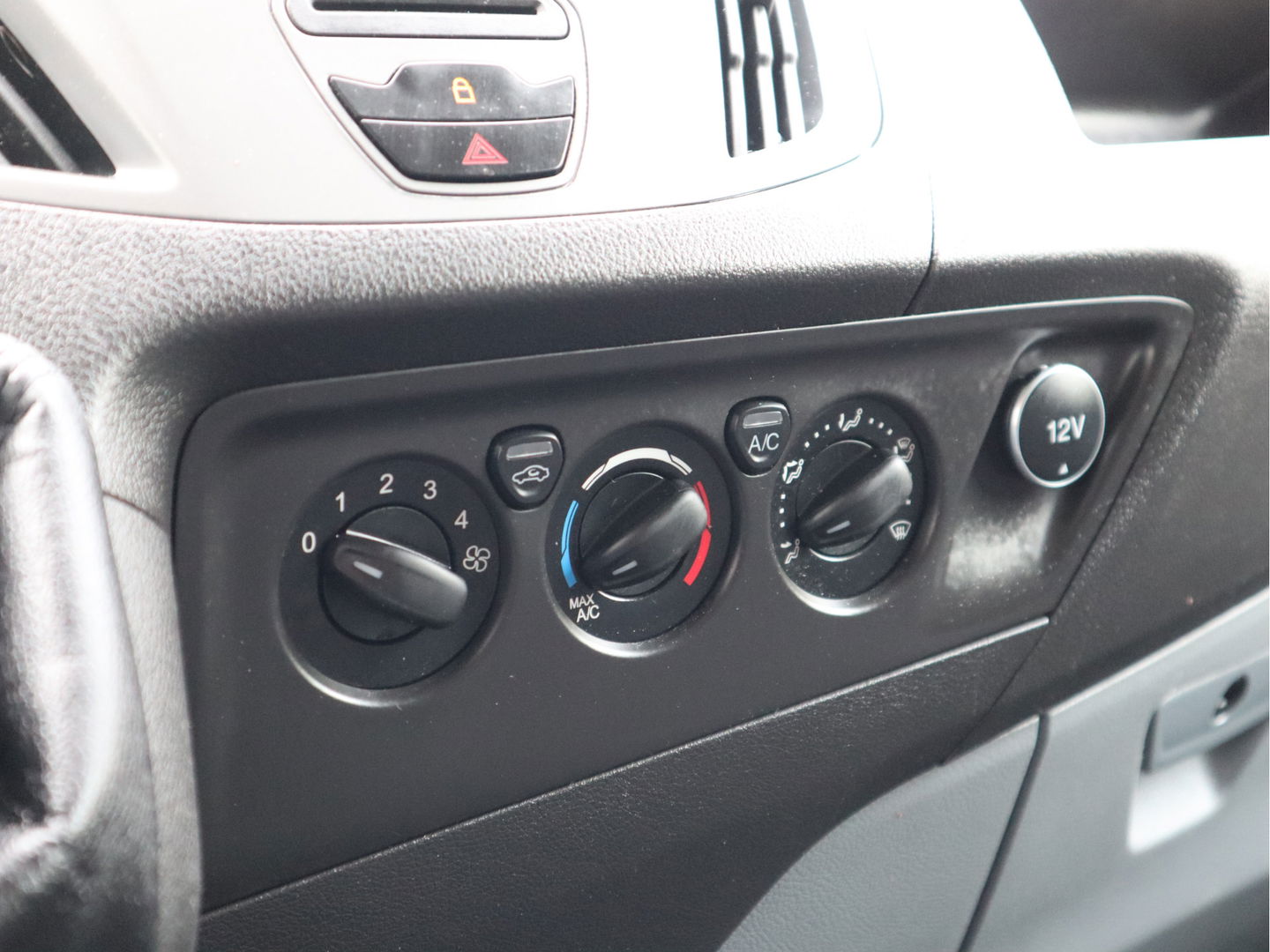 Ford Transit Custom 2.0 TDCI 131pk Euro 6 L2 Lang - Cruise - Airco