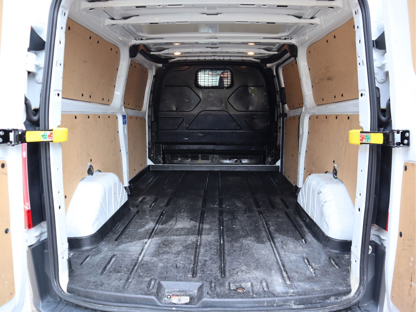 Ford Transit Custom 2.0 TDCI 131pk Euro 6 L2 Lang - Cruise - Airco