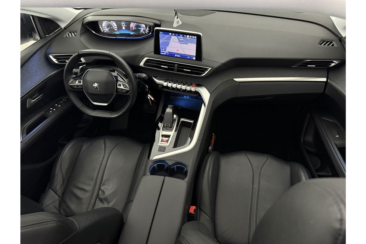 Peugeot 3008 1.2 PureTech 360 Camera Pano Virtual LED Sfeerverl. Focal Audio Carplay Clima Cruise PDC Navi 19"LMV