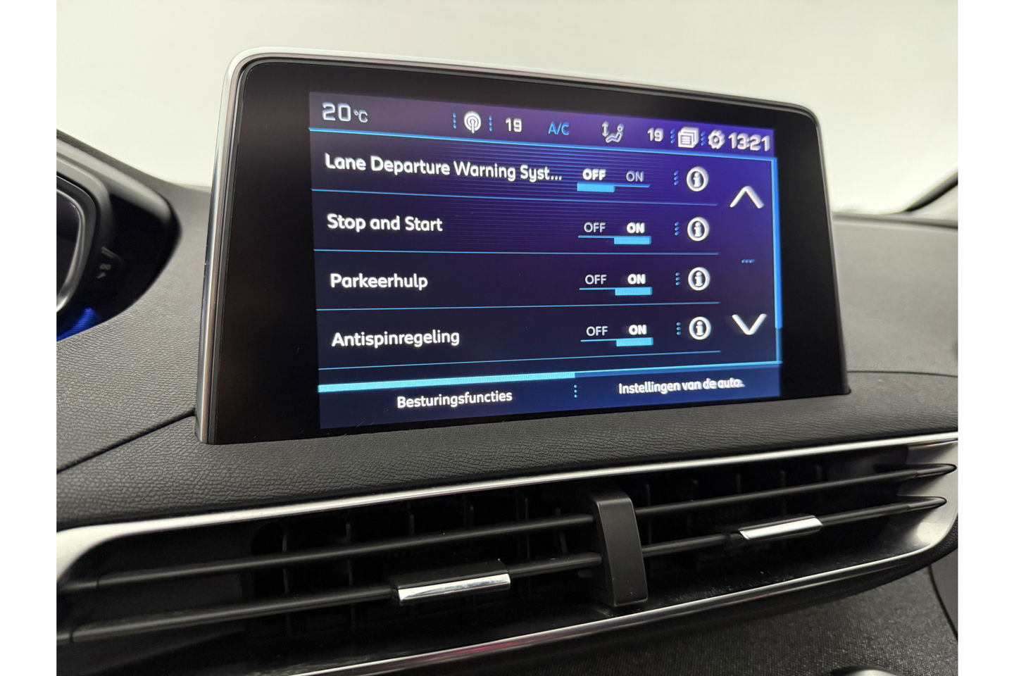 Peugeot 3008 1.2 PureTech 360 Camera Pano Virtual LED Sfeerverl. Focal Audio Carplay Clima Cruise PDC Navi 19"LMV