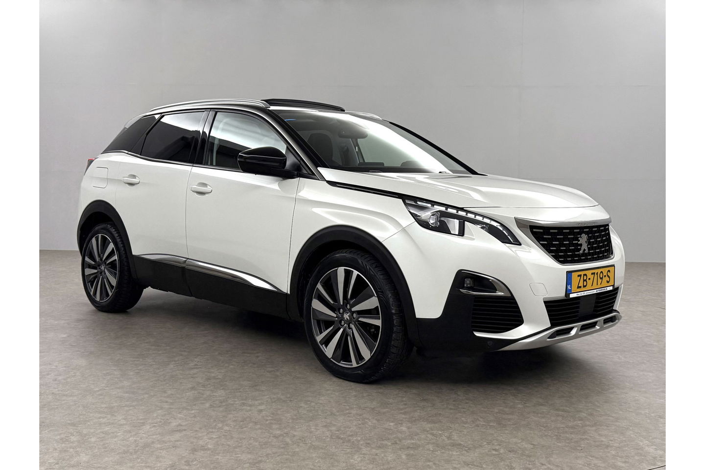 Peugeot 3008 1.2 PureTech 360 Camera Pano Virtual LED Sfeerverl. Focal Audio Carplay Clima Cruise PDC Navi 19"LMV