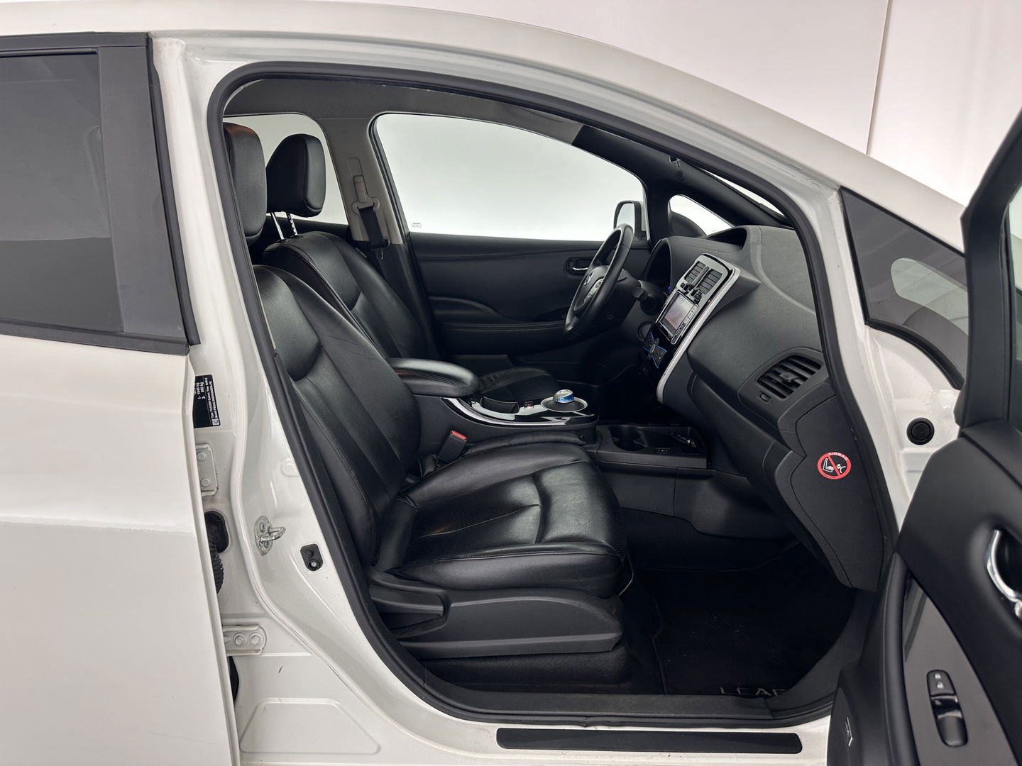 Nissan Leaf Tekna 30 kWh Aut. *LUXURY-LEATHER | FULL-LED | BOSE-SURROUND | TOP-VIEW | KEYLESS | NAVI-FULLMAP | ECC | HEATED-COMFORT-SEATS | CAMERA | DIGI-COCKPIT | 17"ALU*