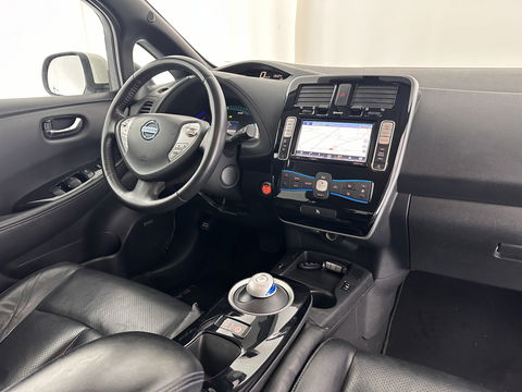 Nissan Leaf Tekna 30 kWh Aut. *LUXURY-LEATHER | FULL-LED | BOSE-SURROUND | TOP-VIEW | KEYLESS | NAVI-FULLMAP | ECC | HEATED-COMFORT-SEATS | CAMERA | DIGI-COCKPIT | 17"ALU*