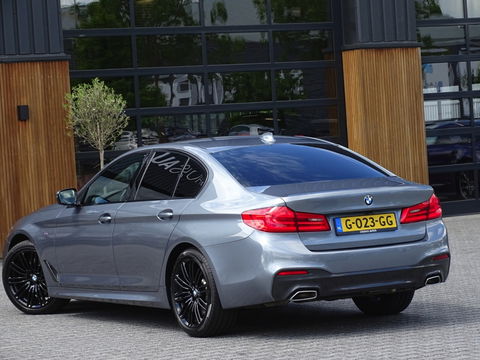 BMW 5 Serie 520i TwinTurbo 183PK High Ex. Ed. / LCI / M-pakket / LED *NAP*