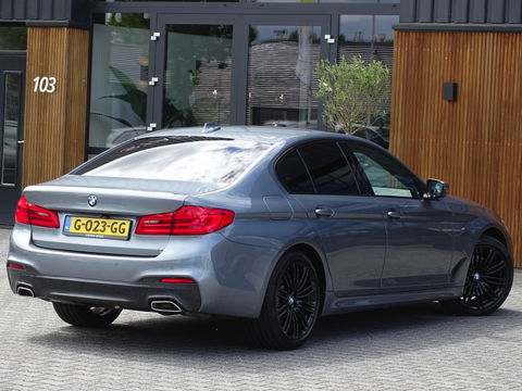 BMW 5 Serie 520i TwinTurbo 183PK High Ex. Ed. / LCI / M-pakket / LED *NAP*