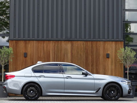 BMW 5 Serie 520i TwinTurbo 183PK High Ex. Ed. / LCI / M-pakket / LED *NAP*