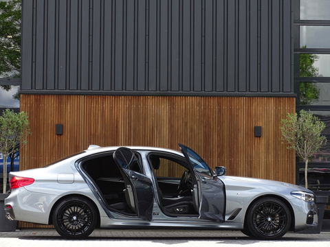 BMW 5 Serie 520i TwinTurbo 183PK High Ex. Ed. / LCI / M-pakket / LED *NAP*