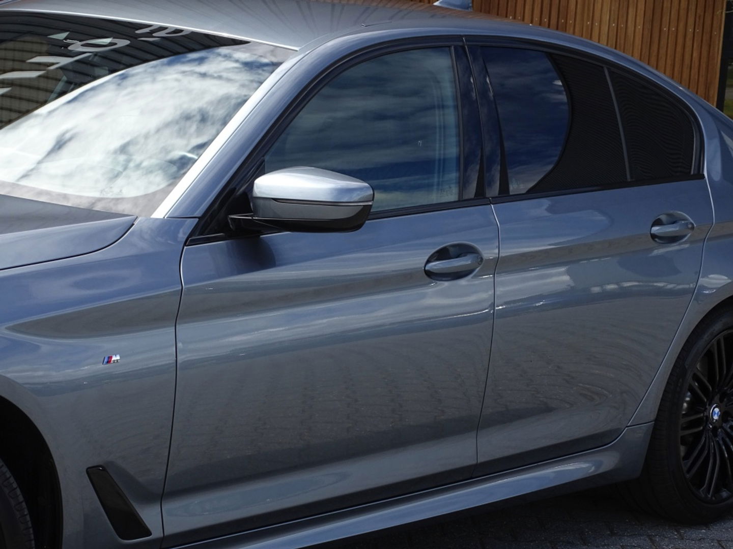 BMW 5 Serie 520i TwinTurbo 183PK High Ex. Ed. / LCI / M-pakket / LED *NAP*