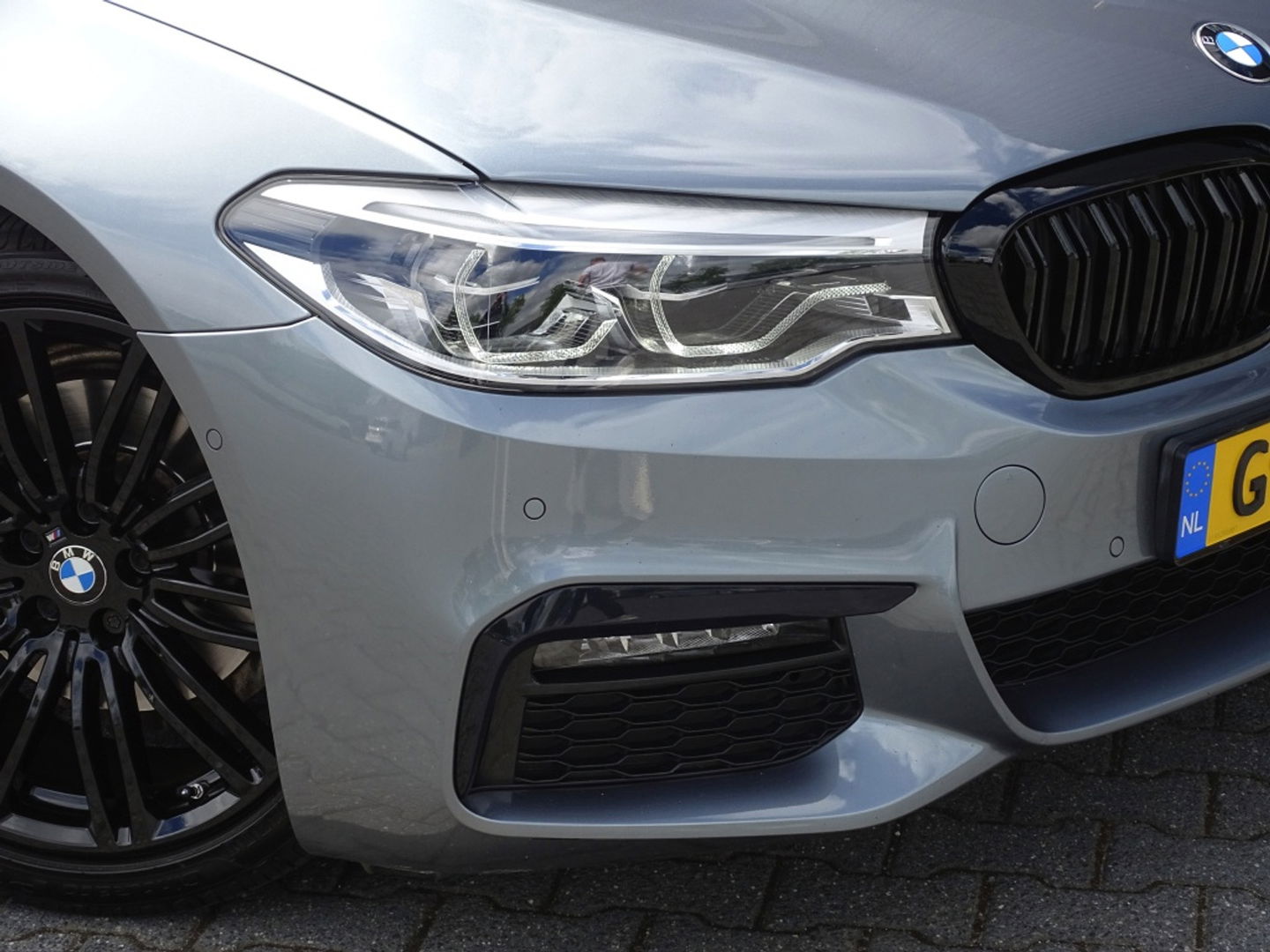 BMW 5 Serie 520i TwinTurbo 183PK High Ex. Ed. / LCI / M-pakket / LED *NAP*