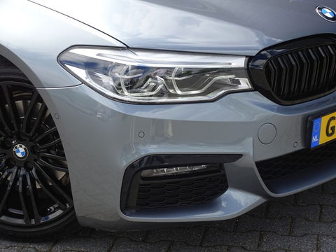 BMW 5 Serie 520i TwinTurbo 183PK High Ex. Ed. / LCI / M-pakket / LED *NAP*