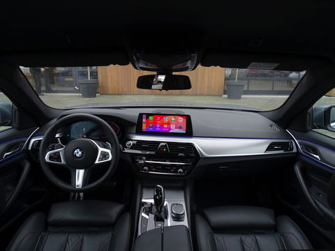 BMW 5 Serie 520i TwinTurbo 183PK High Ex. Ed. / LCI / M-pakket / LED *NAP*