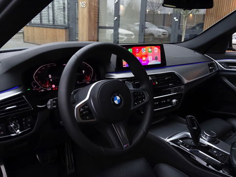 BMW 5 Serie 520i TwinTurbo 183PK High Ex. Ed. / LCI / M-pakket / LED *NAP*