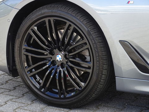 BMW 5 Serie 520i TwinTurbo 183PK High Ex. Ed. / LCI / M-pakket / LED *NAP*