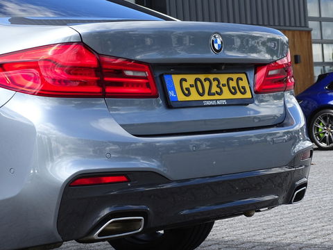 BMW 5 Serie 520i TwinTurbo 183PK High Ex. Ed. / LCI / M-pakket / LED *NAP*