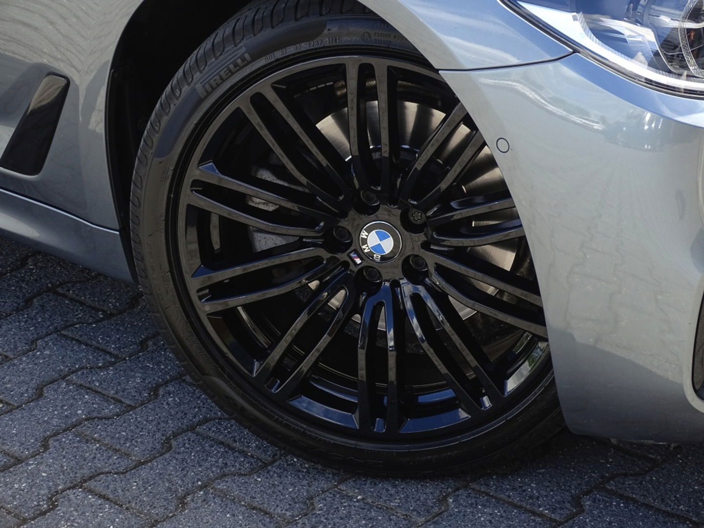 BMW 5 Serie 520i TwinTurbo 183PK High Ex. Ed. / LCI / M-pakket / LED *NAP*