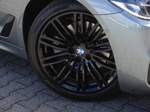 BMW 5 Serie 520i TwinTurbo 183PK High Ex. Ed. / LCI / M-pakket / LED *NAP*