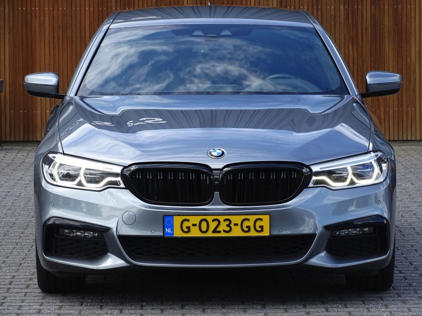 BMW 5 Serie 520i TwinTurbo 183PK High Ex. Ed. / LCI / M-pakket / LED *NAP*