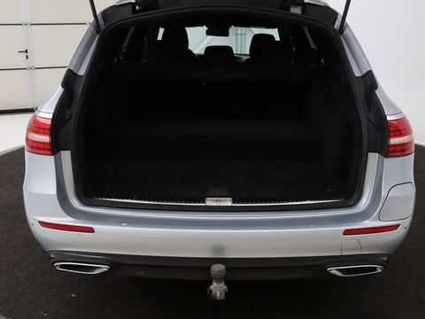 Mercedes-Benz E-Klasse 300de Avantgarde | Schuifdak | Stoelverwarming | Carplay | Sfeerverlichting | Trekhaak | 360 camera | Navigatie | Full LED