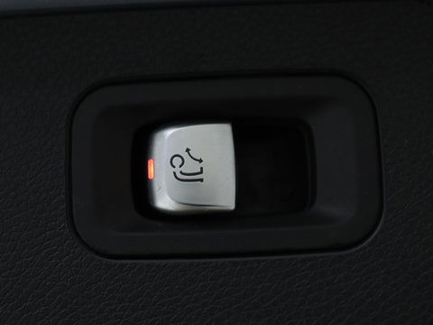 Mercedes-Benz E-Klasse 300de Avantgarde | Schuifdak | Stoelverwarming | Carplay | Sfeerverlichting | Trekhaak | 360 camera | Navigatie | Full LED
