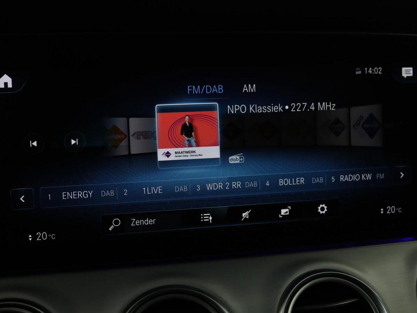 Mercedes-Benz E-Klasse 300de Avantgarde | Schuifdak | Stoelverwarming | Carplay | Sfeerverlichting | Trekhaak | 360 camera | Navigatie | Full LED