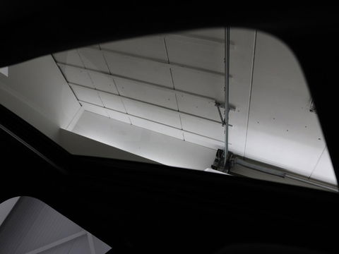 Mercedes-Benz E-Klasse 300de Avantgarde | Schuifdak | Stoelverwarming | Carplay | Sfeerverlichting | Trekhaak | 360 camera | Navigatie | Full LED