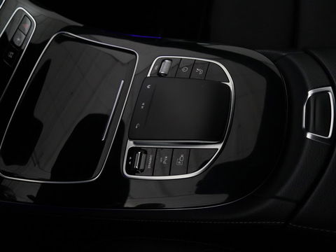 Mercedes-Benz E-Klasse 300de Avantgarde | Schuifdak | Stoelverwarming | Carplay | Sfeerverlichting | Trekhaak | 360 camera | Navigatie | Full LED